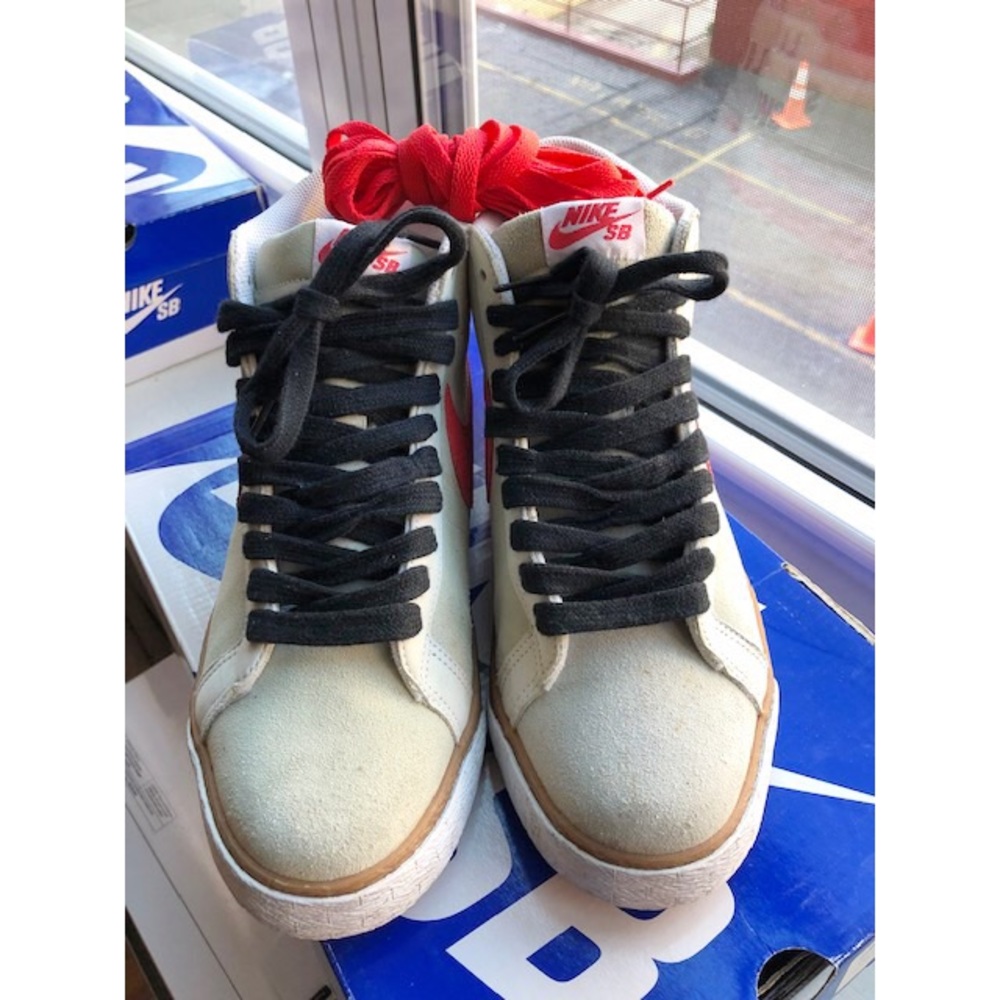 Nike SB Dunk Mid Pro Premium Swoosh Life. Size 10